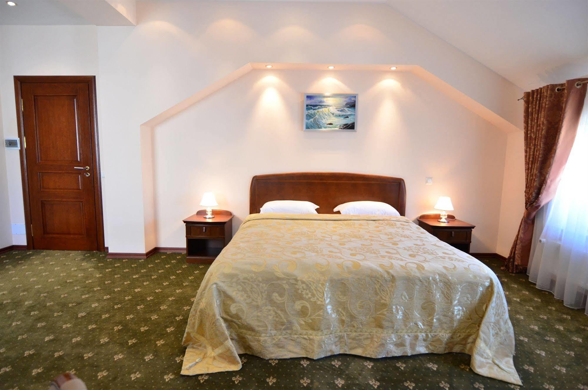Platinum Hotel Κισινάου Εξωτερικό φωτογραφία