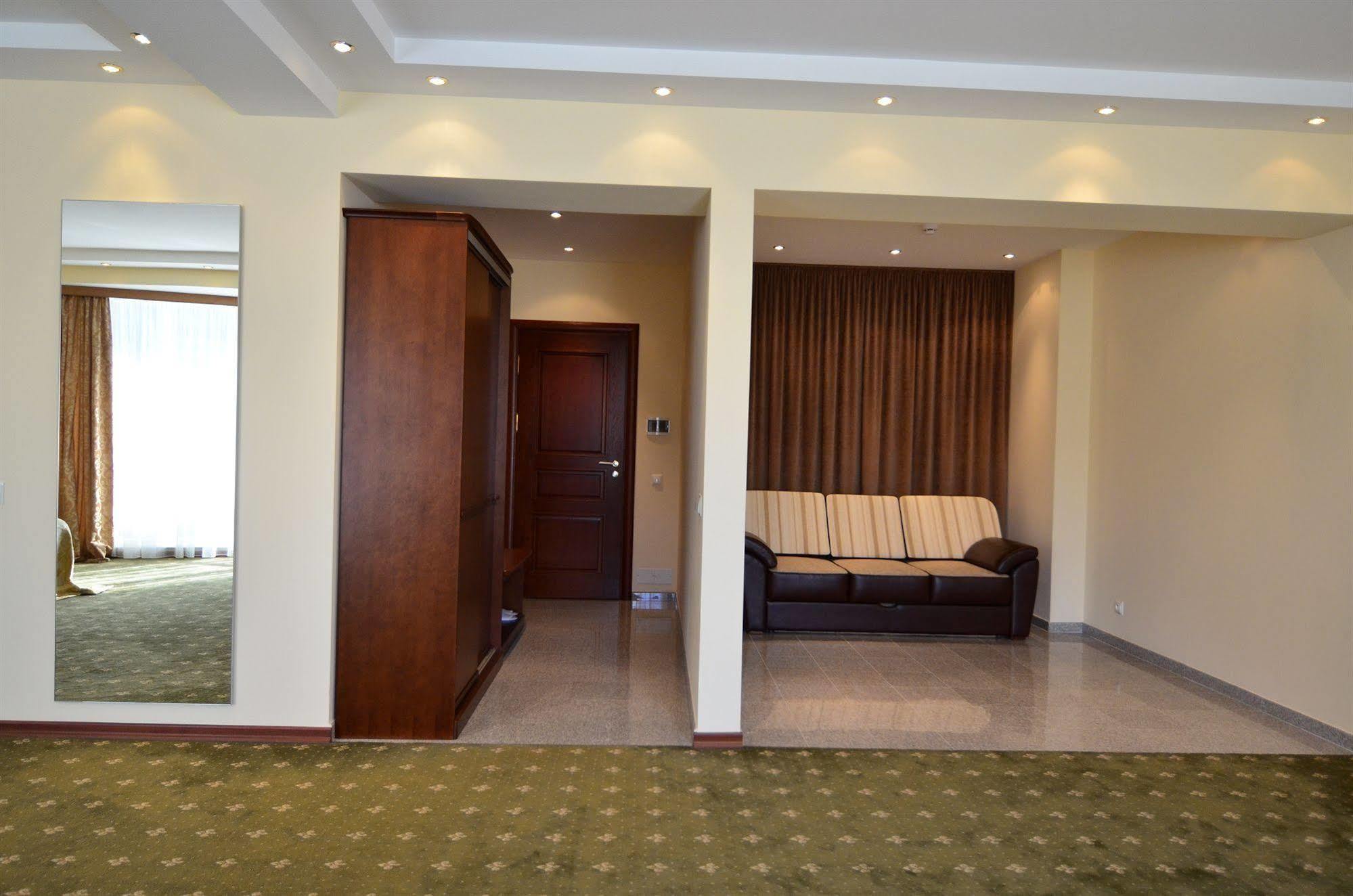 Platinum Hotel Κισινάου Εξωτερικό φωτογραφία